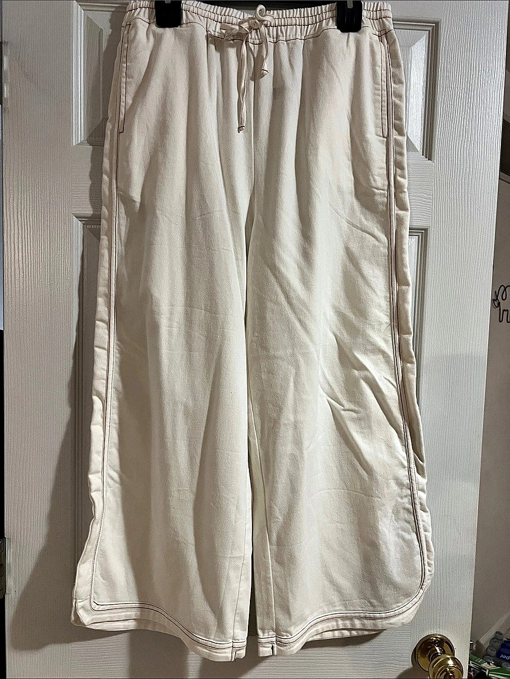 Easel Wide Leg Pants in an off White Size Large